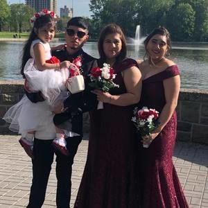 Meet your Posher, Gloria